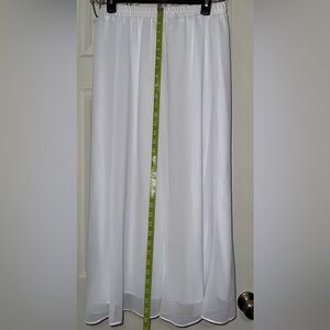 Elegant white Maxi Skirt